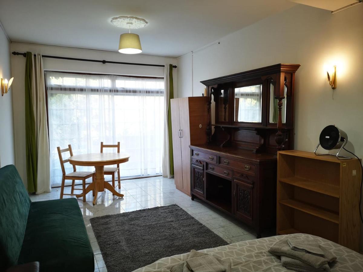 Large Spacious Property In Zone 2 Londen Buitenkant foto